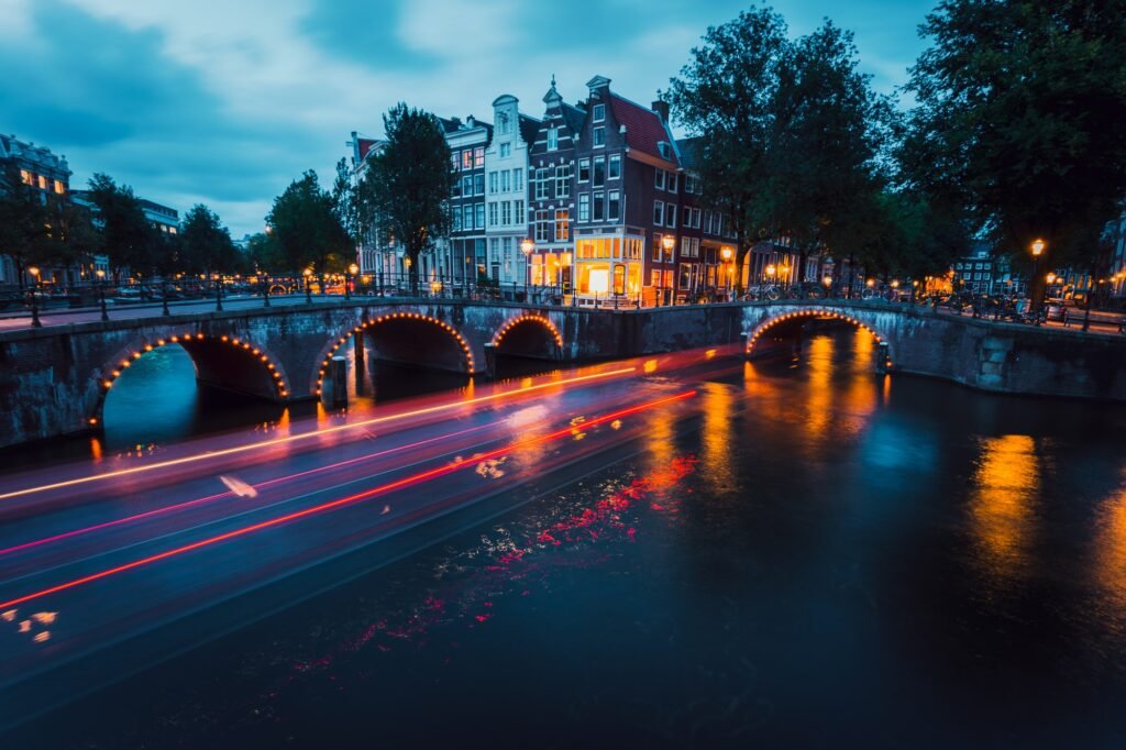 Amazing Light trails and reflections on water at the Leidsegracht and Keizersgracht canals in